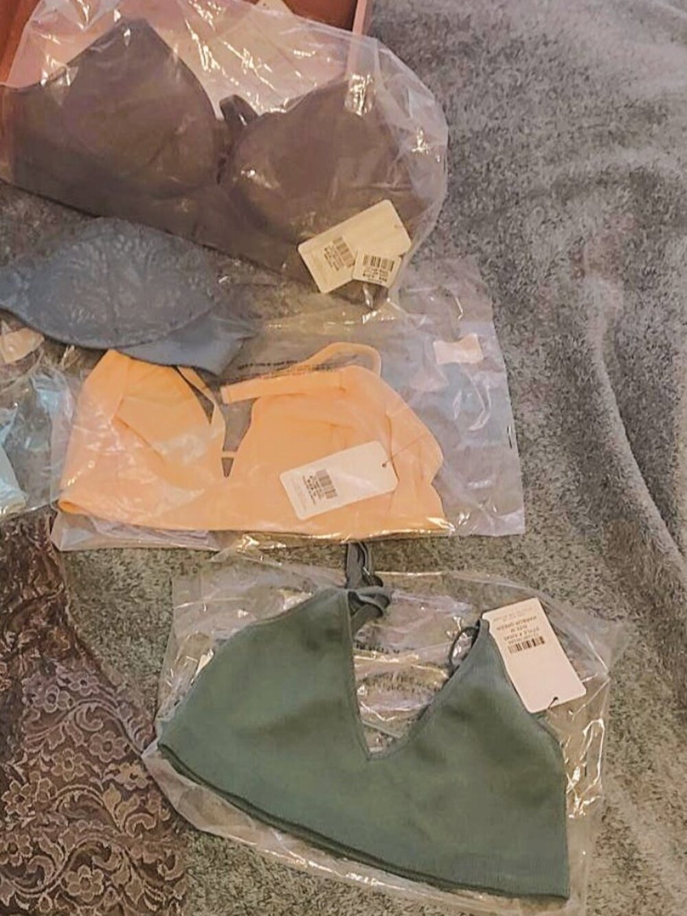 All 6 pieces - Women's Bralettes NWT, size M, 36 B various colors - Picture 2 of 12